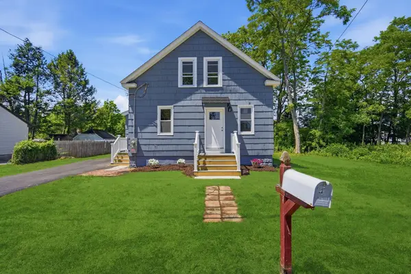 4 Wilson Str, Wilbraham, MA 01095