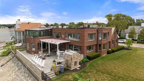 128 Shore Ave, Quincy, MA 02169