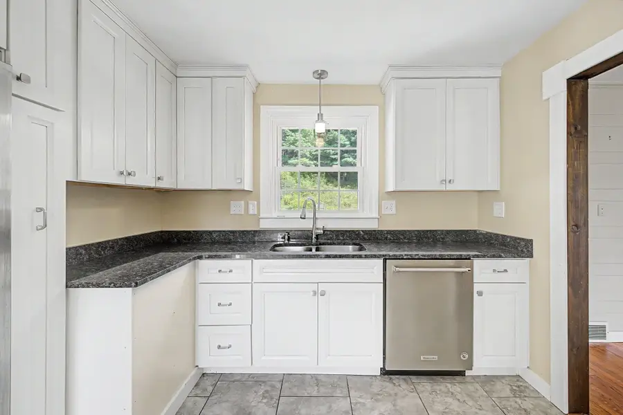 1161 E Mountain Rd, Westfield, MA 01085 - #2