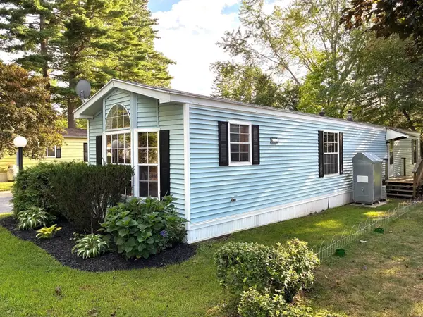 8A Lisa Cir., Merrimac, MA 01860