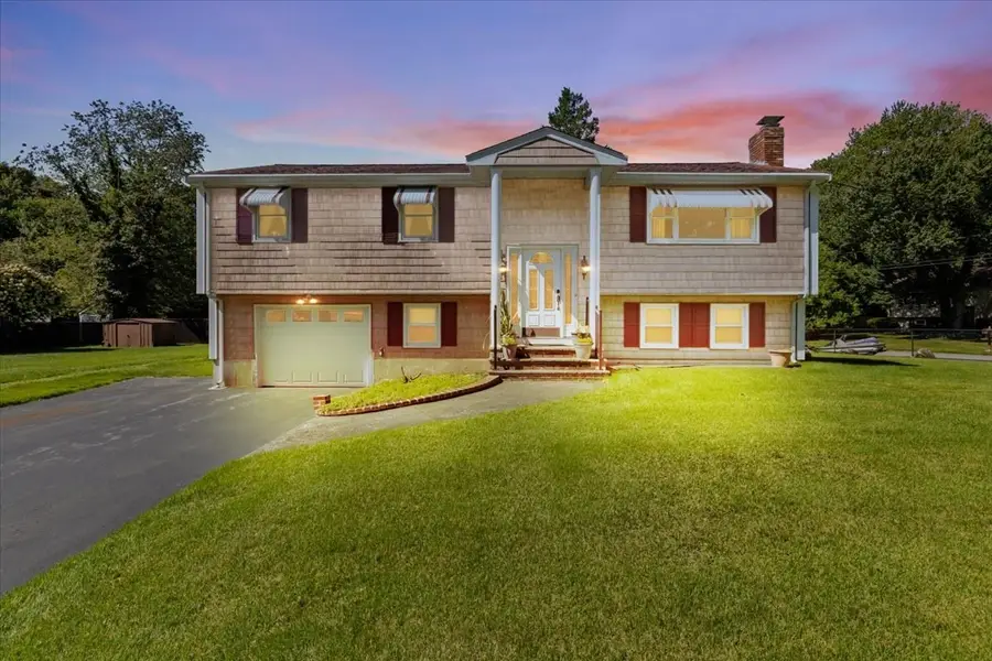 18 Wildwood Ave, Taunton, MA 02780 - #2