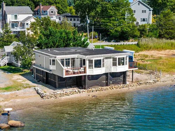 34 Eagle Hill Rd, Ipswich, MA 01938