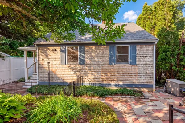 34 Dexter Ave, Sandwich, MA 02563