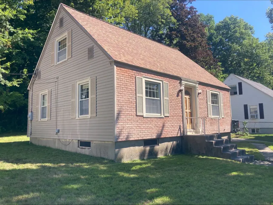 17 Clive St, Worcester, MA 01603 - #2