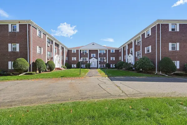 130 Parker St #L4, Acton, MA 01720