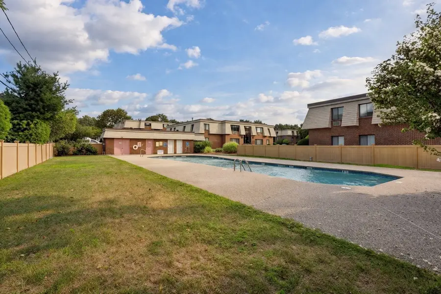 12 Hallmark Gdns #2, Burlington, MA 01803 - #2