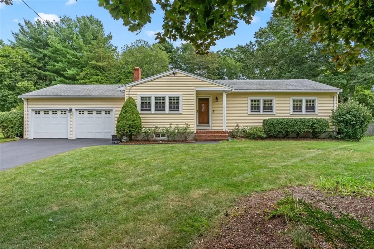 121 Twin Fawn Dr, Hanover, MA 02339 - #1