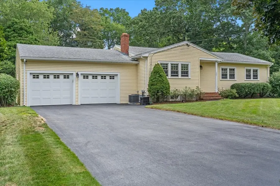 121 Twin Fawn Dr, Hanover, MA 02339 - #2