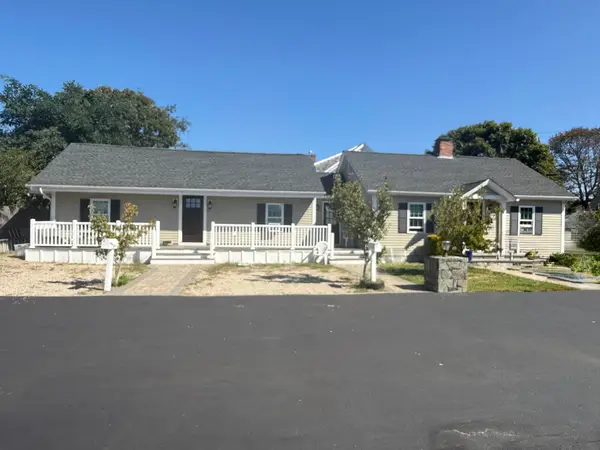 10 Stuart St, Barnstable, MA 02601