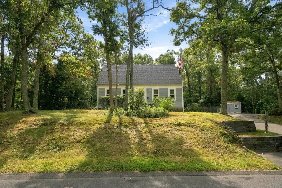 16 Gunters Ln, Mashpee, MA 02649 - #3