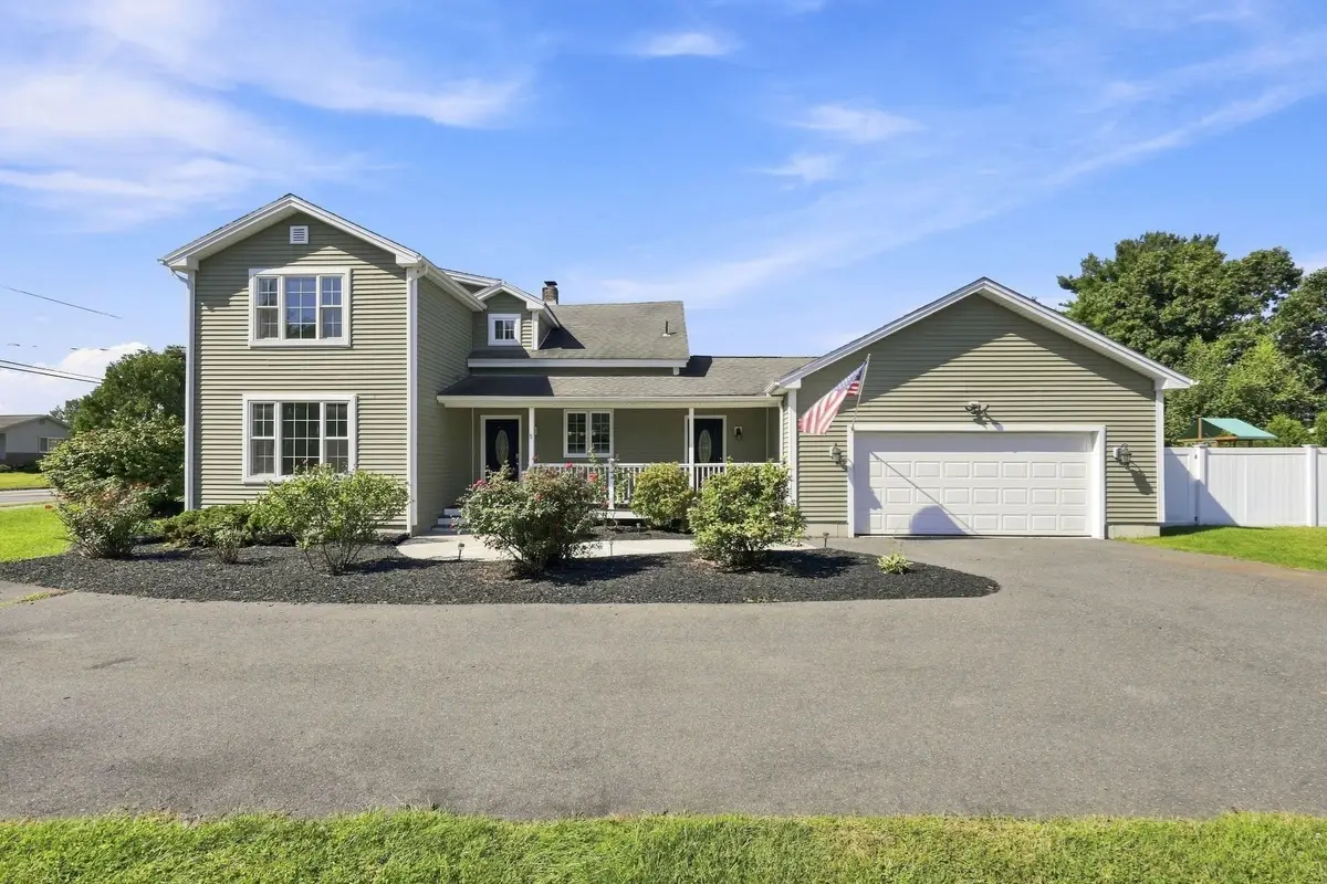 8 Caddyshack Dr, Chicopee, MA 01020 - #1