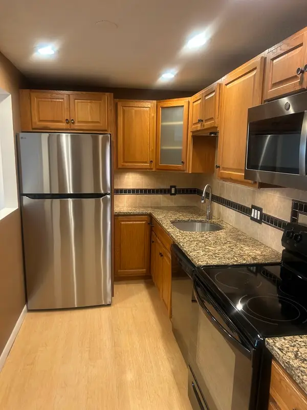 8 Hallmark Gdns #5, Burlington, MA 01803