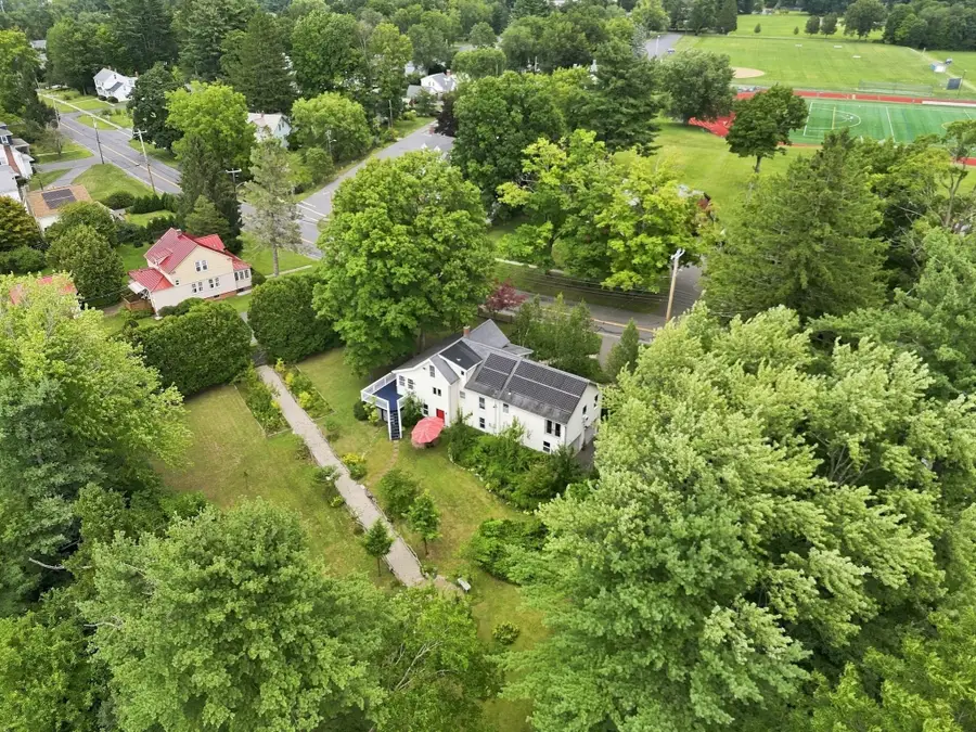 143 Park St, Easthampton, MA 01027 - #3