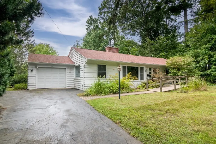 136 Lincoln Avenue, Amherst, MA 01002 - #2