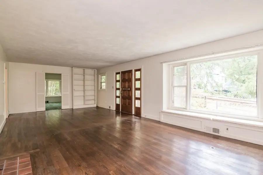 136 Lincoln Avenue, Amherst, MA 01002 - #3