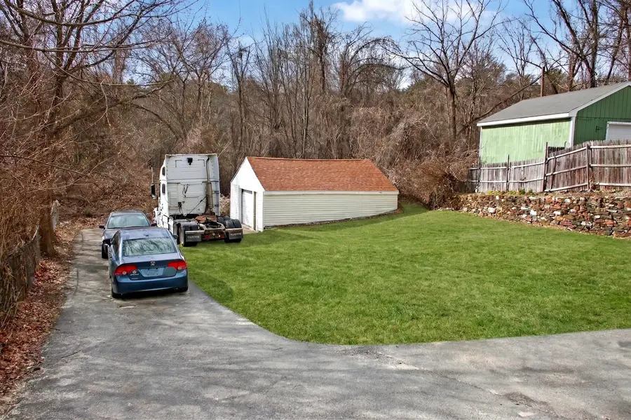 17 Moon St, Southbridge, MA 01550 - #3