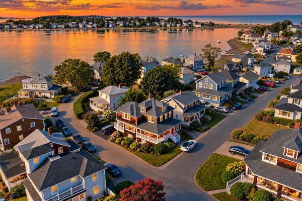1 Old Colony Rd, Hull, MA 02045