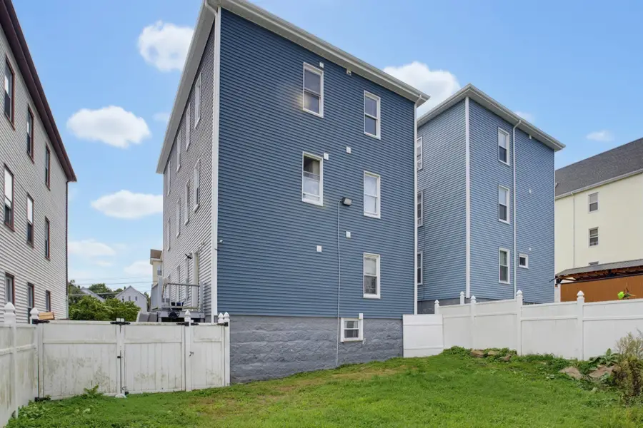 211 Weld St, New Bedford, MA 02740 - #3