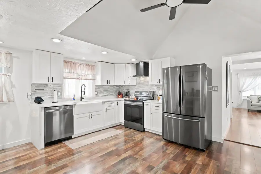 25 Orient St, Worcester, MA 01604 - #3