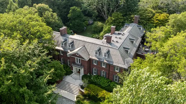 381 Warren Street, Brookline, MA 02445