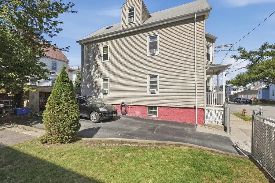 125 Reynolds St, New Bedford, MA 02746 - #3