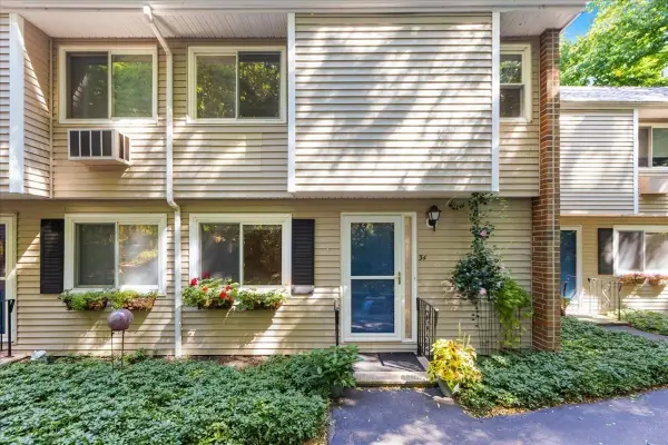 34 Glen Devin St #34, Amesbury, MA 01913