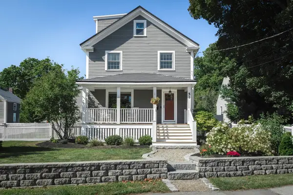 51 Topsfield Rd, Ipswich, MA 01938