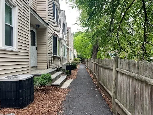 126 Willard Street #I, Lowell, MA 01850 - #2