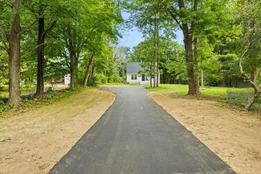 1088 Middleboro Ave, East Taunton, MA 02718 - #2