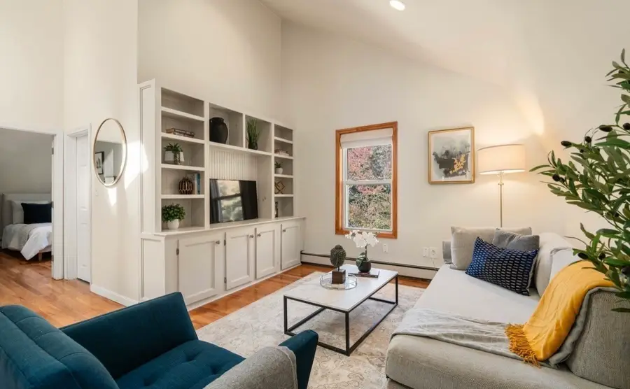 9 High Street Place #3, Brookline, MA 02445 - #2