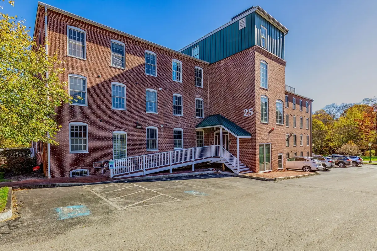 25 Cedar St #3, Amesbury, MA 01913 - #1