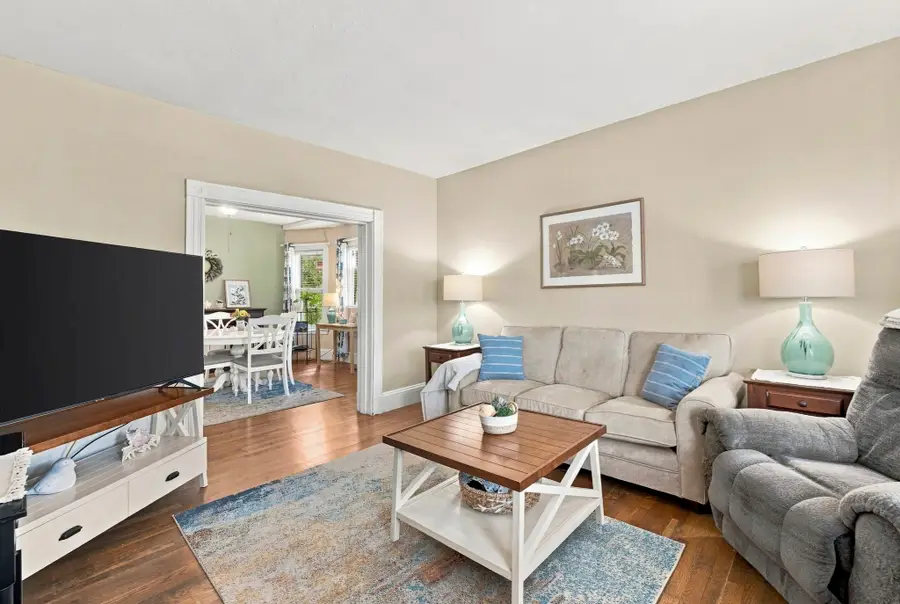 10 Albion St, Medford, MA 02155 - #2