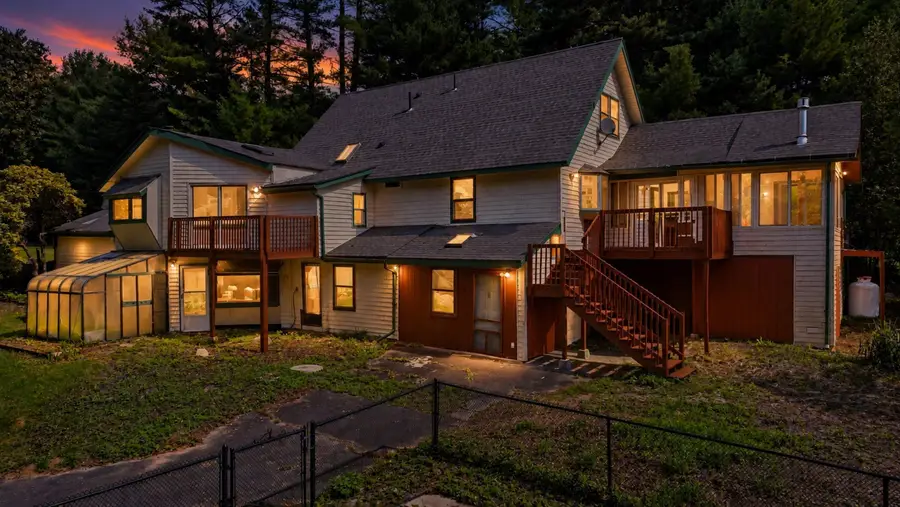 5 Old Farm Cir, Belchertown, MA 01007 - #2
