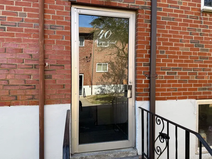 40 Bryon Rd #4, Chestnut Hill, MA 02467 - #2