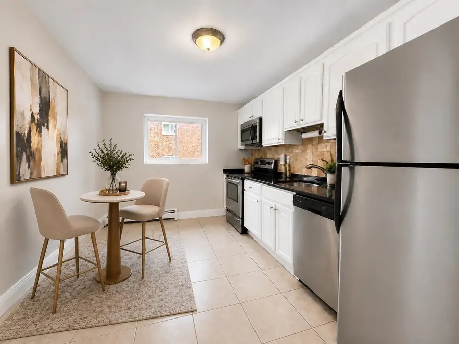 40 Bryon Rd #4, Chestnut Hill, MA 02467 - #3