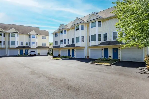 14-1/2 Roundy St #4, Beverly, MA 01915