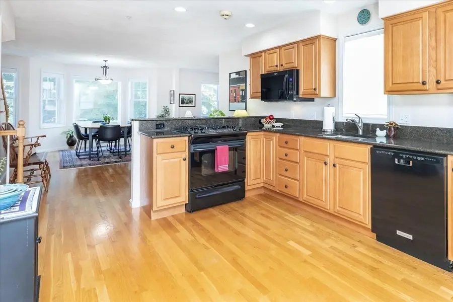 14-1/2 Roundy St #4, Beverly, MA 01915 - #2