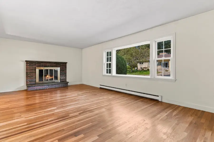 25 Lawndale Road, Stoneham, MA 02180 - #3