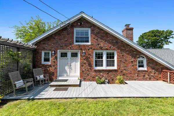 6r Fairview Ave, Swampscott, MA 01907