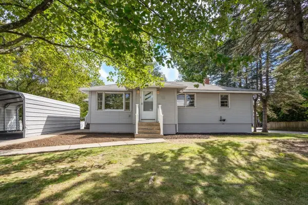 3 Hampton St, Worcester, MA 01604