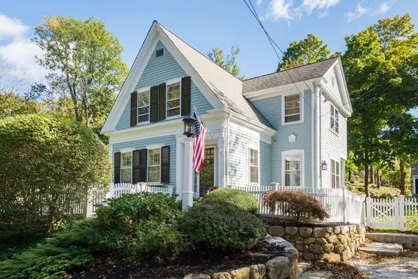 380 Beechwood St, Cohasset, MA 02025