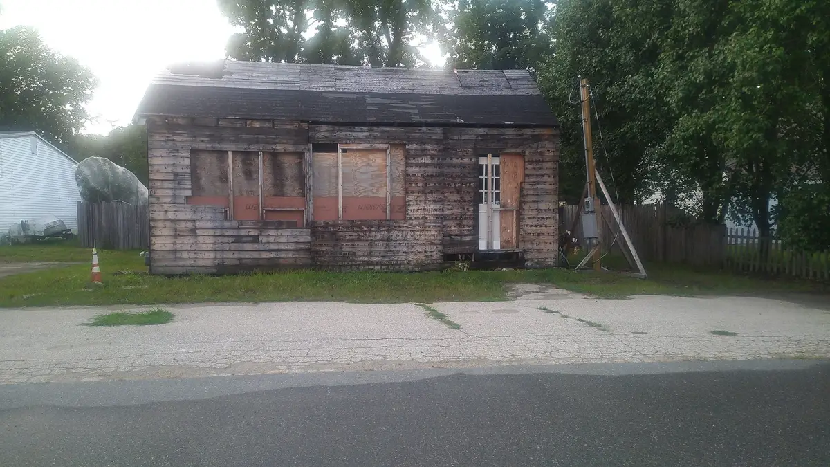 4 Park St, Georgetown, MA 01833 - #1