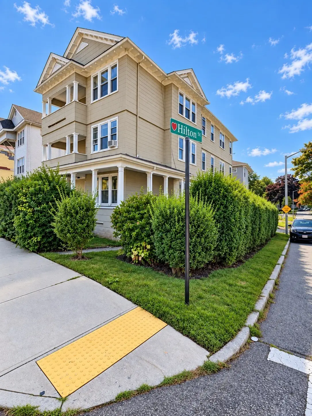 320 Hamilton St, Worcester, MA 01604 - #1