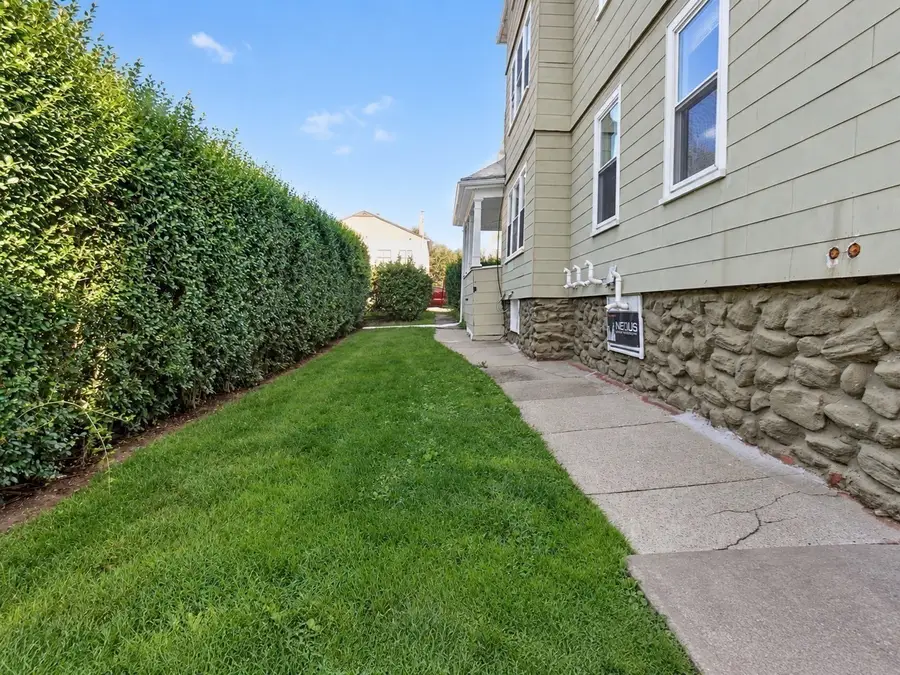 320 Hamilton St, Worcester, MA 01604 - #3