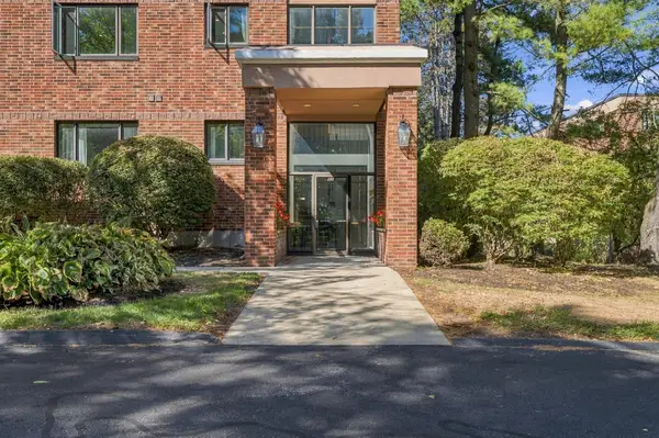 12 Ledgewood Way #21, Peabody, MA 01960