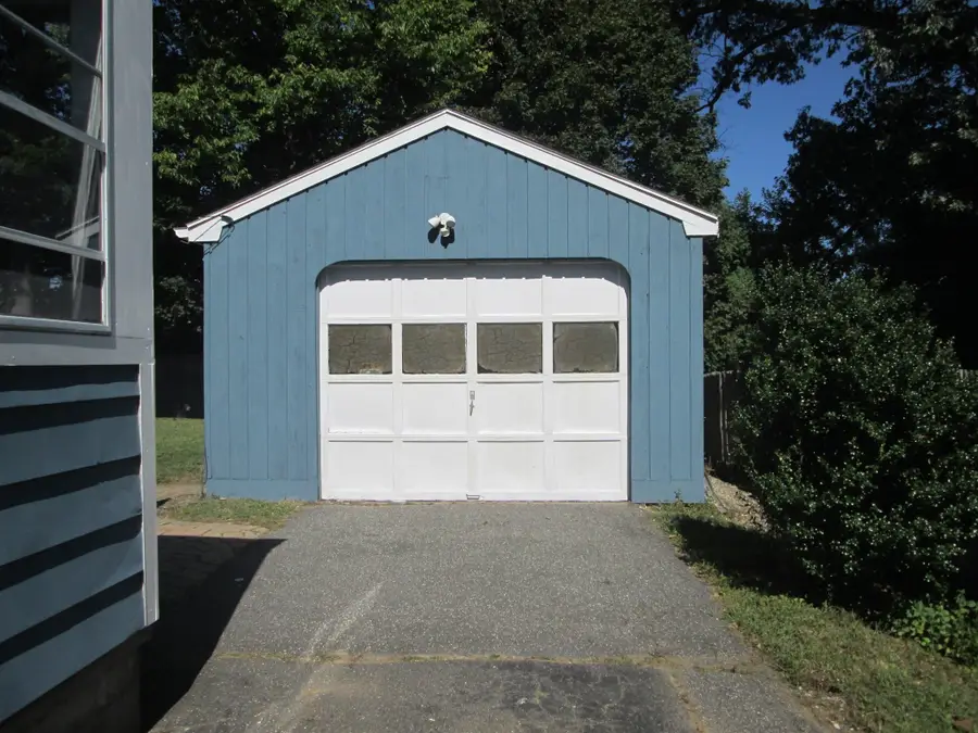 76 Surrey Rd, Springfield, MA 01118 - #3