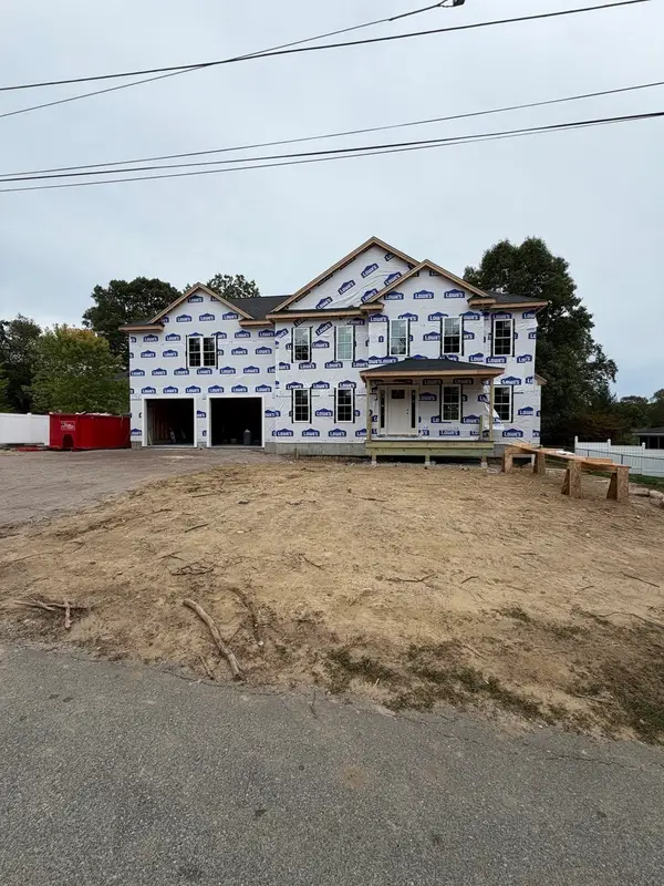 8 Morses Ln, Acushnet, MA 02743
