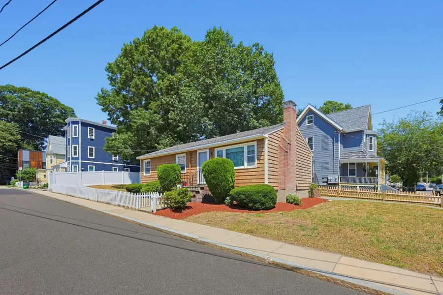 10 Meyer St, Boston, MA 02131 - #3