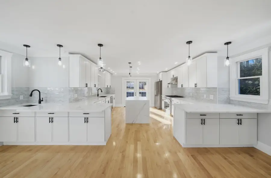 442 High St, Dedham, MA 02026 - #3
