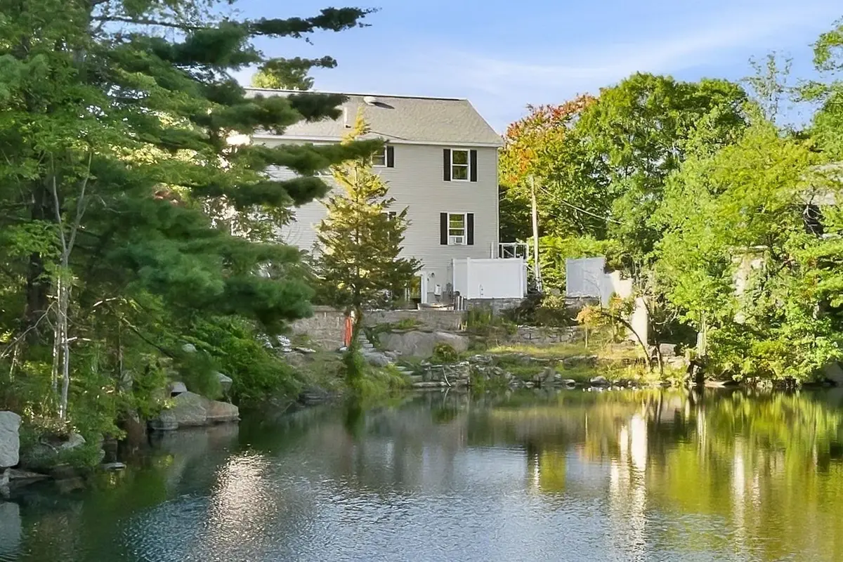 46 Leverett St #1, Gloucester, MA 01930 - #1